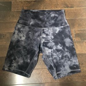 Size 6 lululemon Align Short